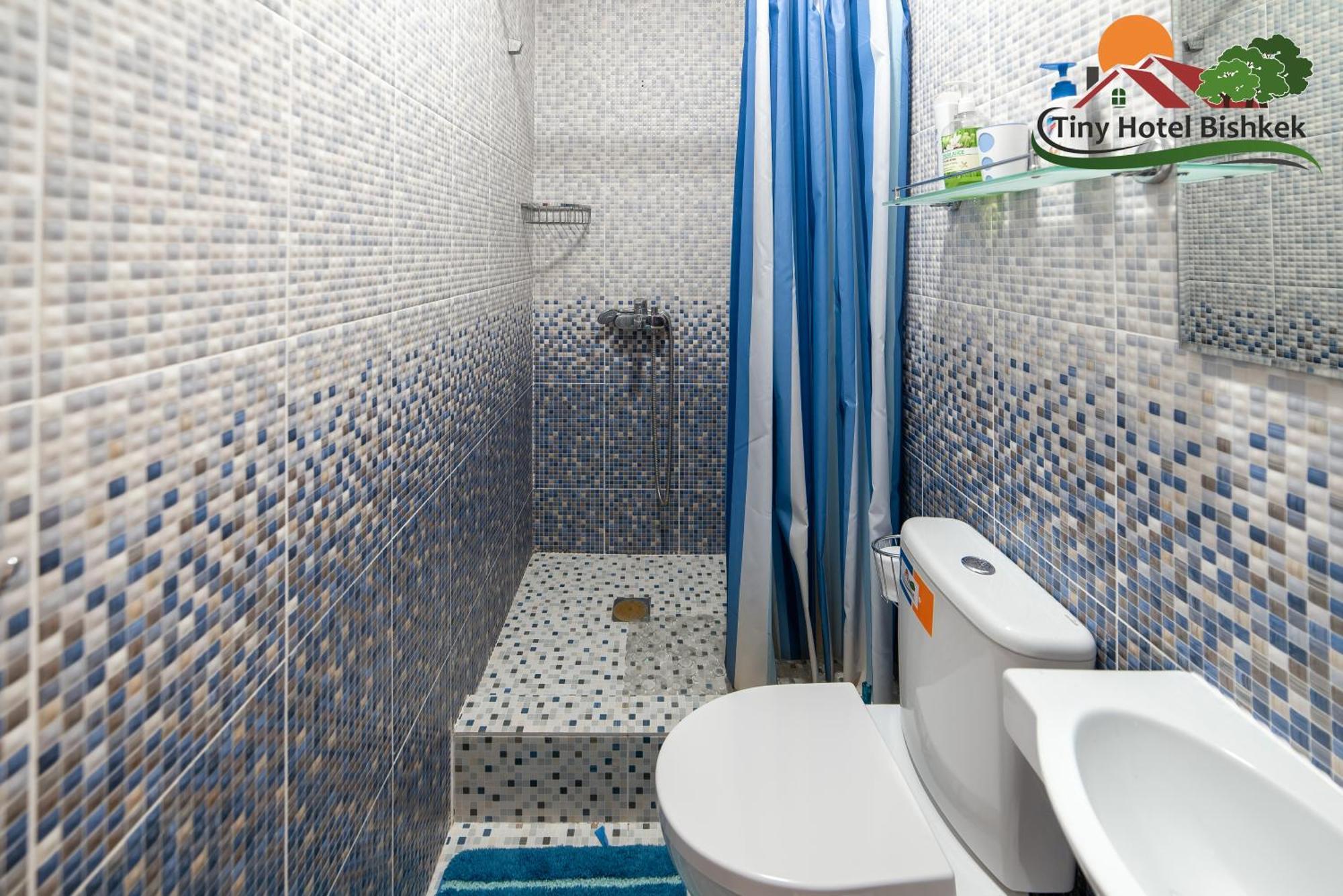 Tiny Hotel Biskek Kültér fotó