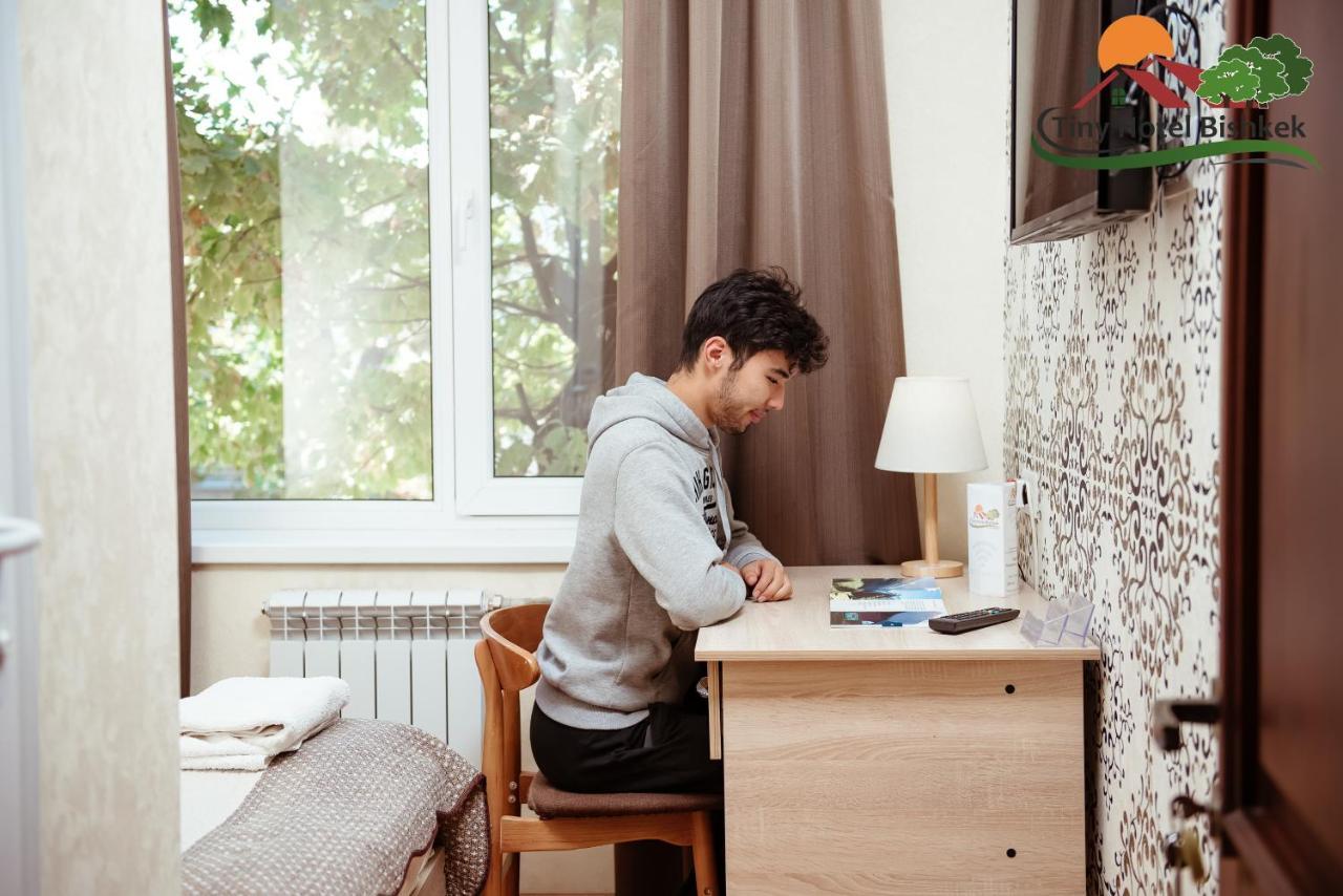 Tiny Hotel Biskek Kültér fotó