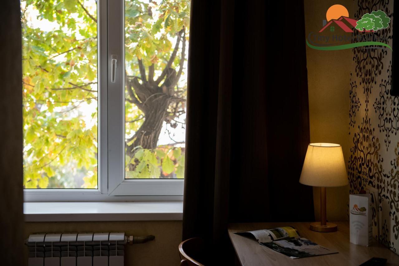 Tiny Hotel Biskek Kültér fotó